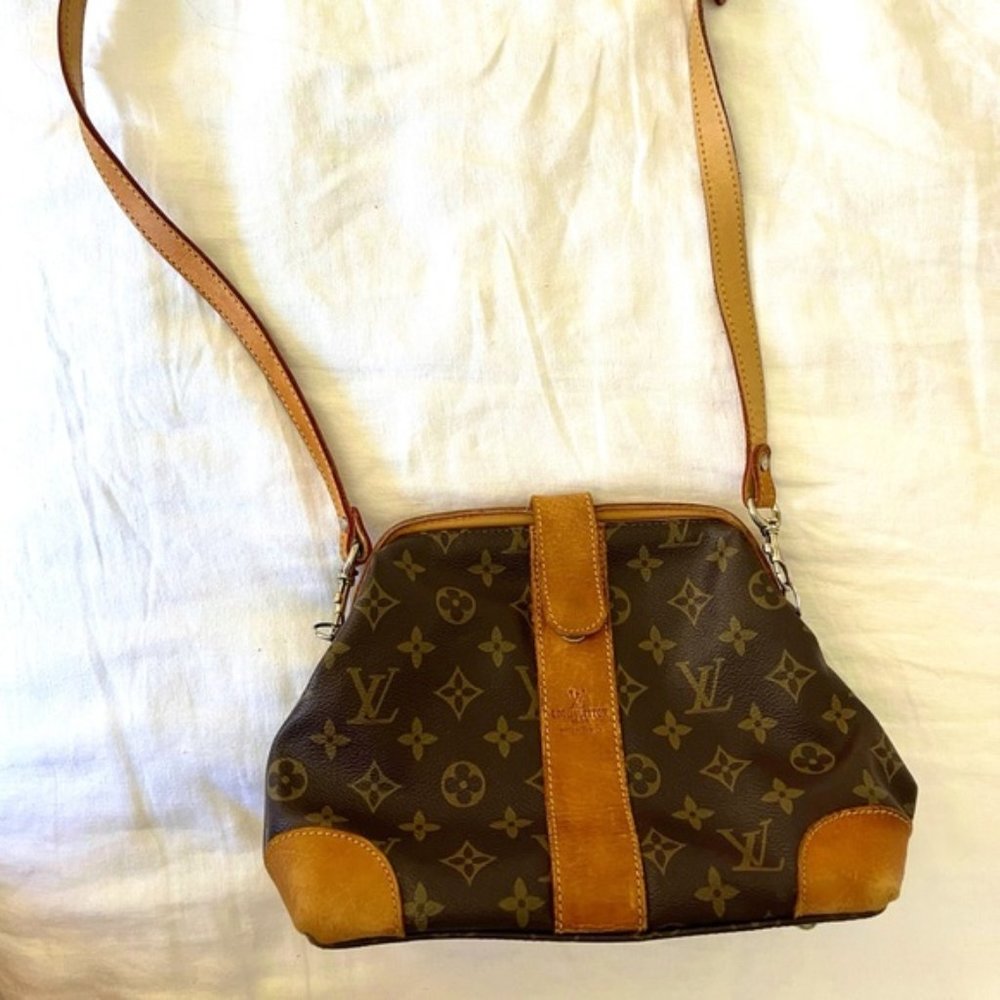 Louis Vuitton Authentic Monogram Vintage Bag
